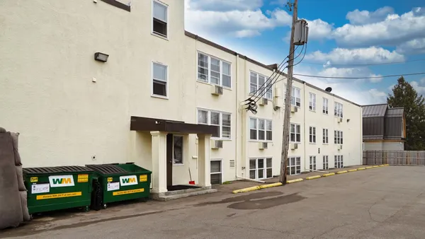 $995 | 2216 Pleasant Avenue, Unit 202, Minneapolis, MN 55404