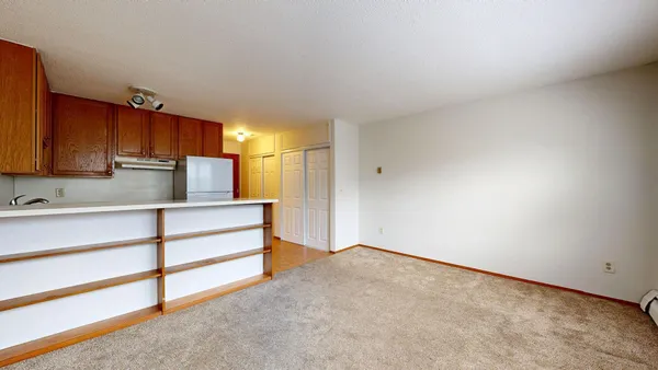 $995 | 2216 Pleasant Avenue, Unit 202, Minneapolis, MN 55404