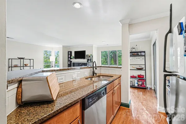 $285,000 | 2512 Cranbrook Lane, Unit 3, Charlotte, NC 28207
