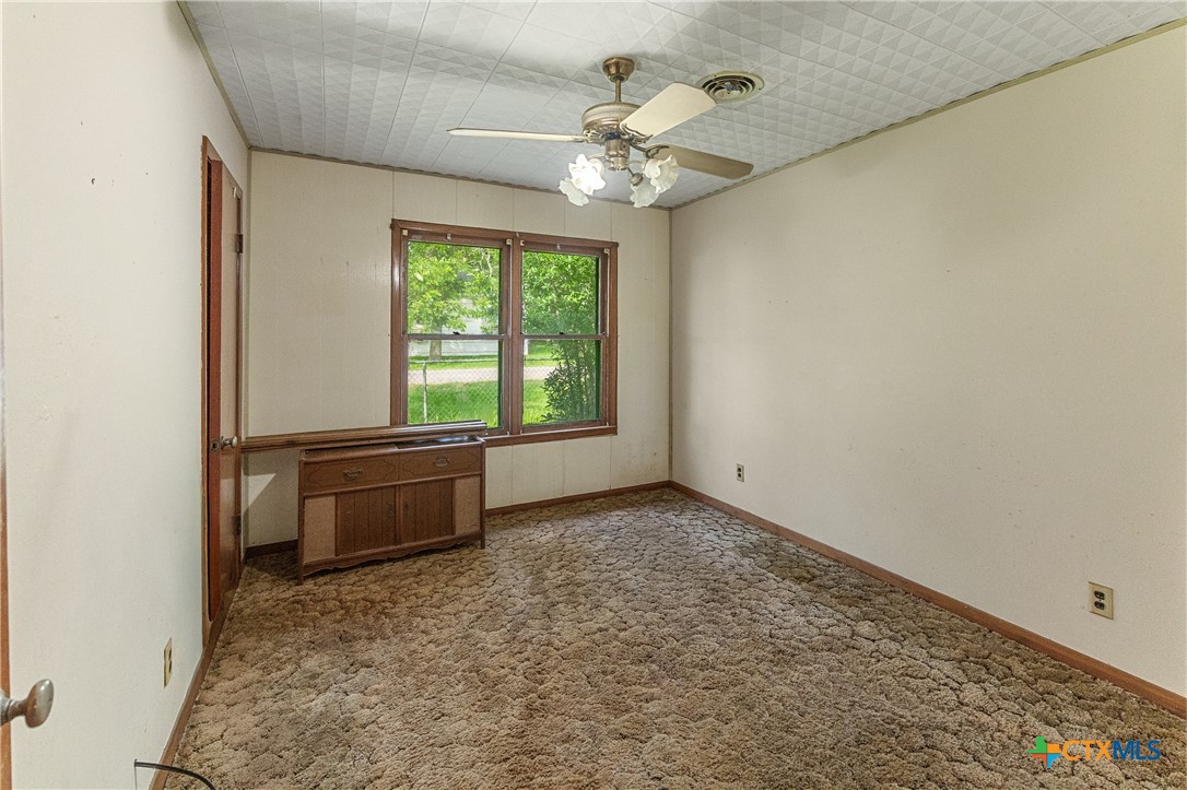 401 Kerr Street Edna, TX 77957 - Photo 13 of 23