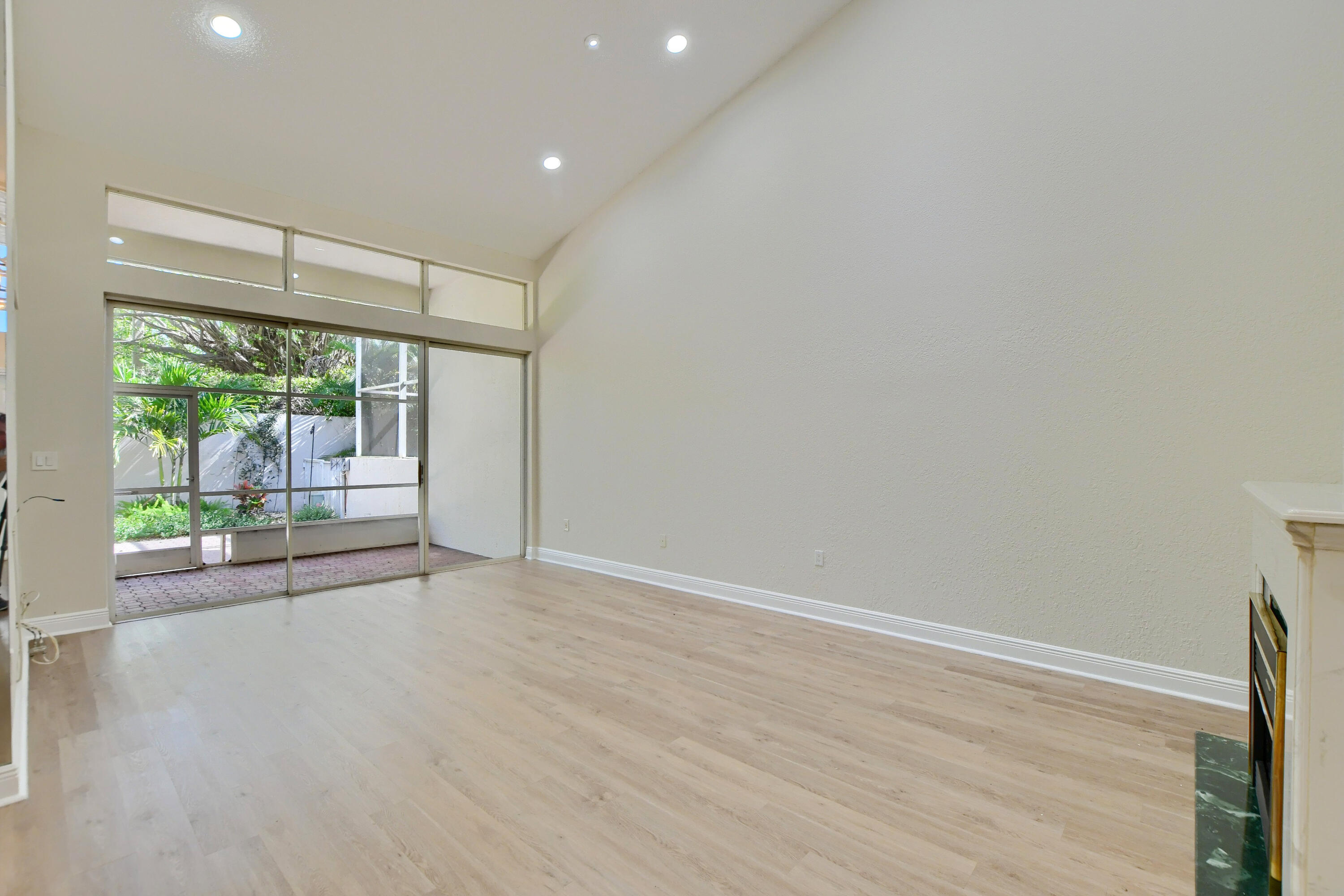 5098 Windsor Parke Drive Boca Raton, FL 33496 - Photo 3 of 25 09_ebf_5715-hdr(5)