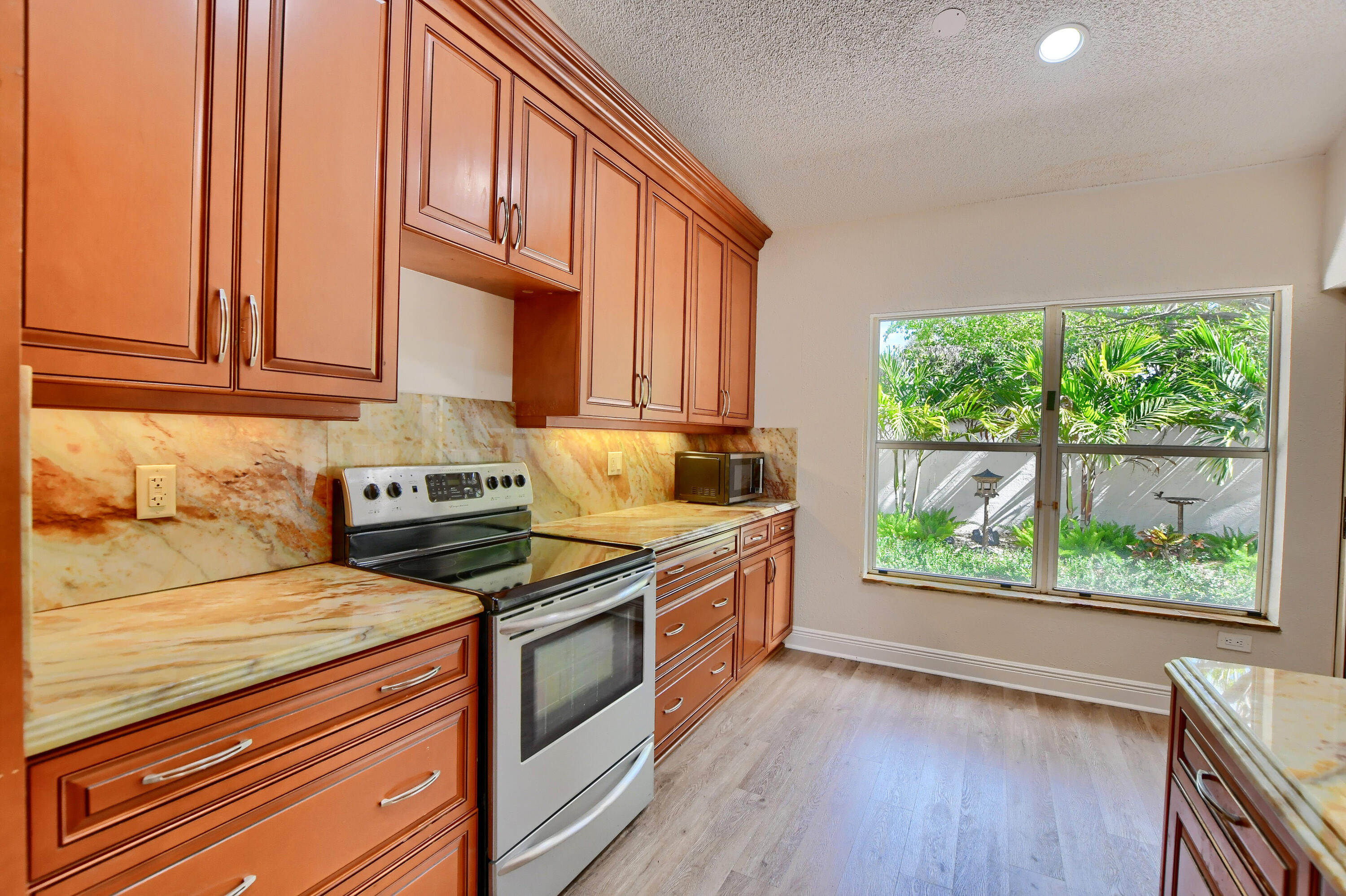 5098 Windsor Parke Drive Boca Raton, FL 33496 - Photo 6 of 25 15_ebf_5745-hdr(5)