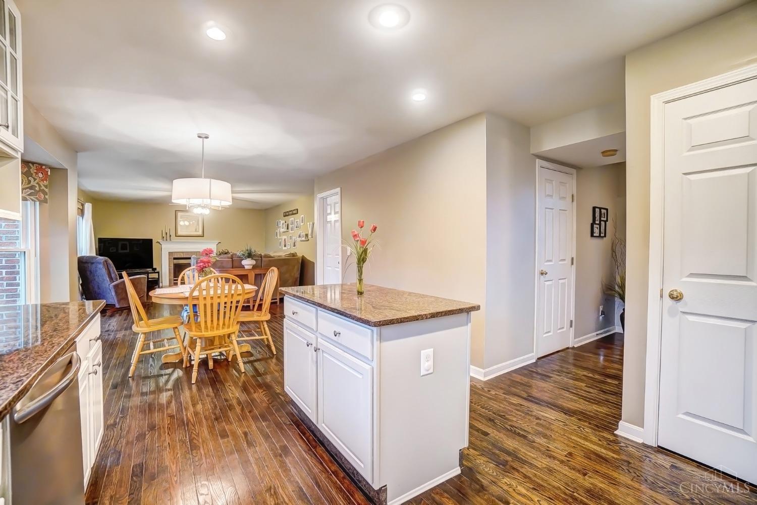 5018 Midfield Road Cincinnati, OH 45244 - Photo 19 of 81 Gallery Image 19