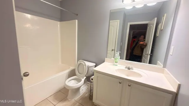 $2,200 | 7831 Plantation Ridge Cove, Olive Branch, MS 38654