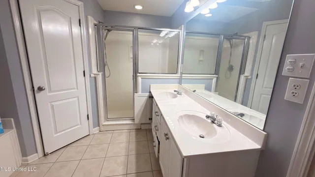 $2,200 | 7831 Plantation Ridge Cove, Olive Branch, MS 38654