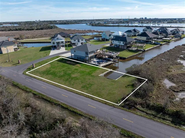 $125,000 | 1991 Riviera Drive, Westlake, LA 70669