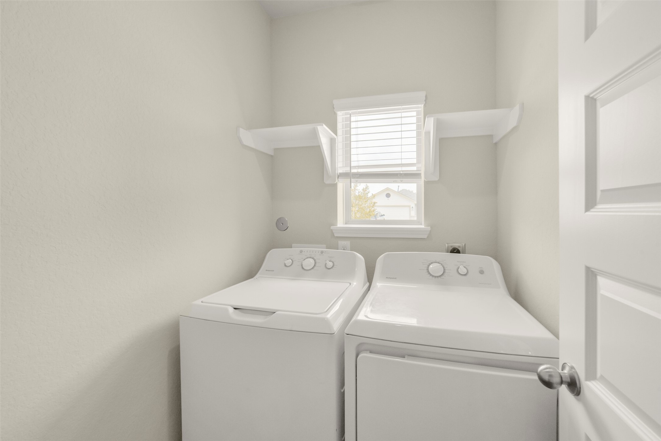21610 Desert Lilly Road Waller, TX 77484 - Photo 30 of 36 Laundry Room
