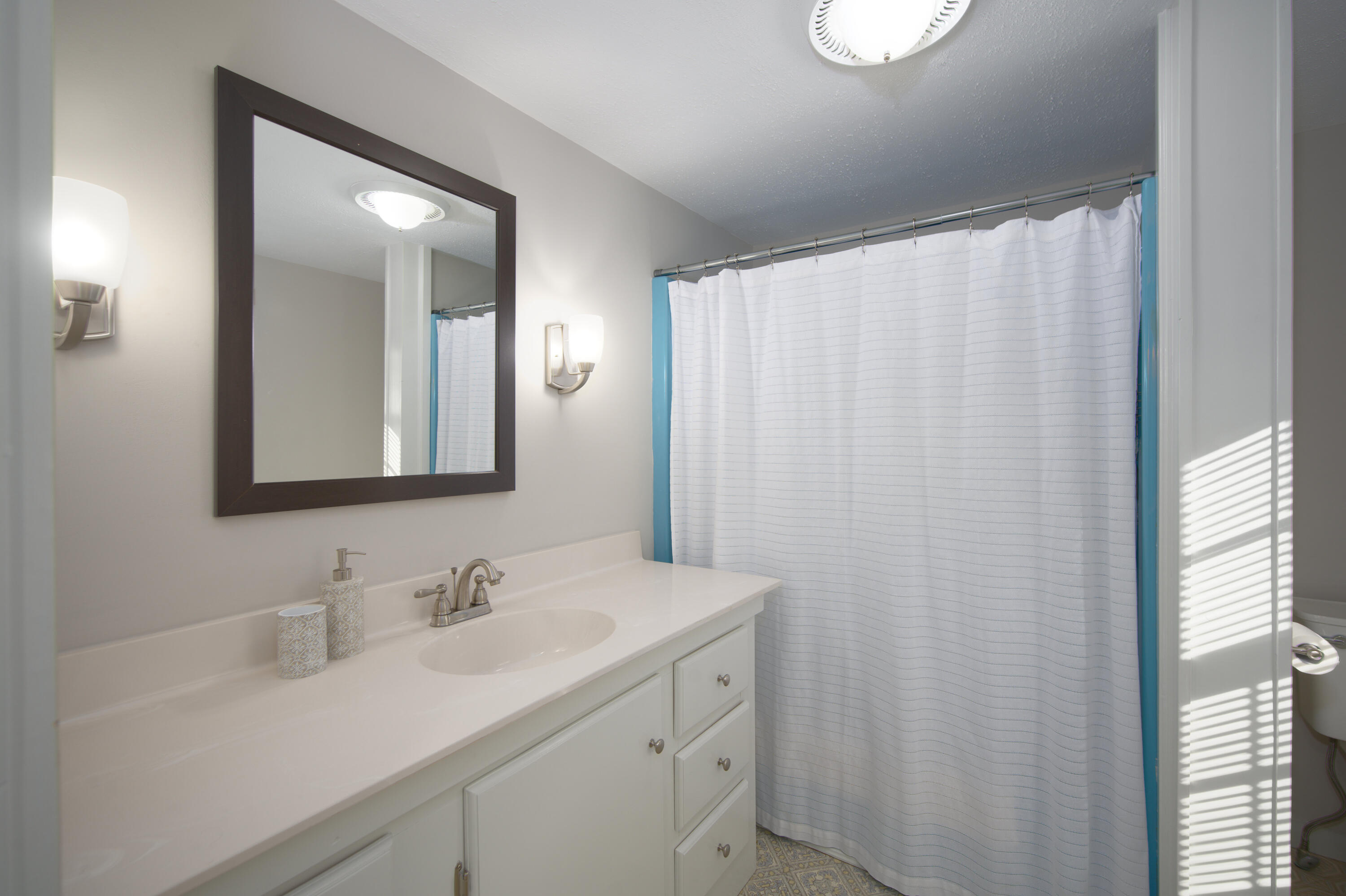 24 County Road York, ME 03902 - Photo 21 of 53 interior16