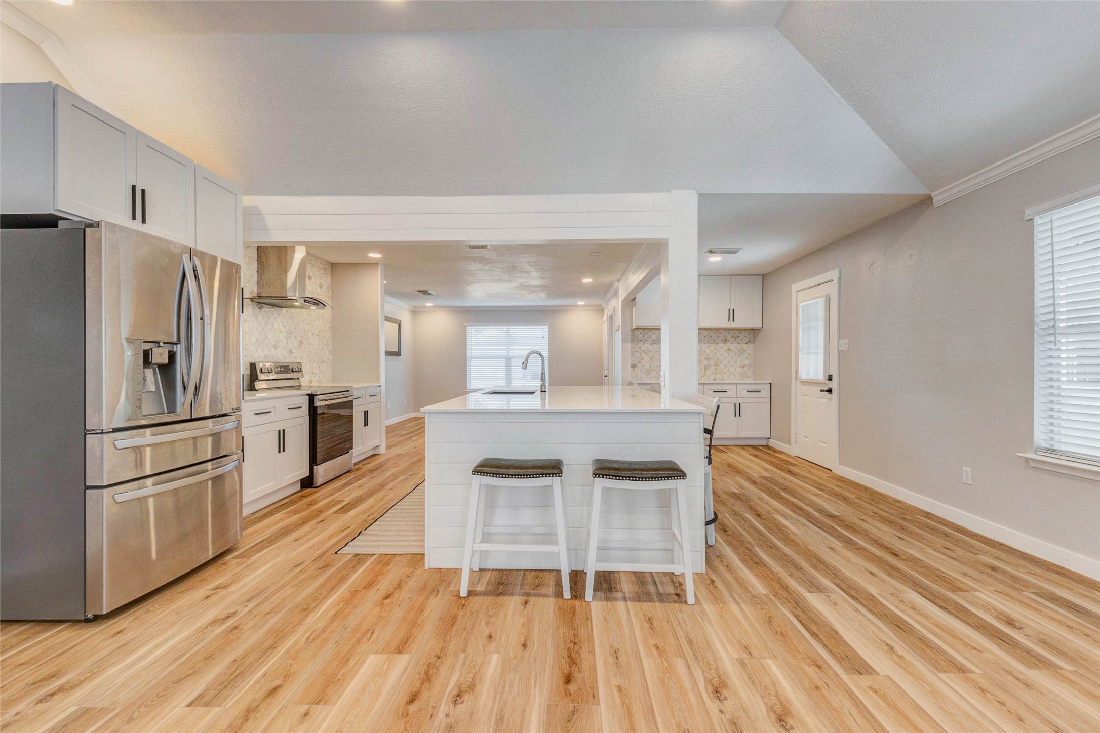 603 Springwood Drive Conroe, TX 77385 - Photo 11 of 39