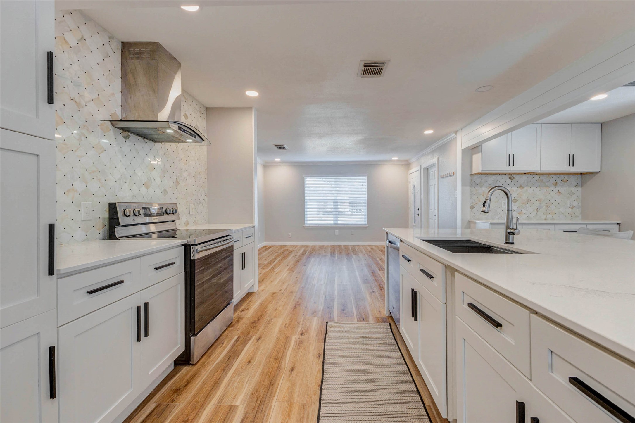 603 Springwood Drive Conroe, TX 77385 - Photo 13 of 39