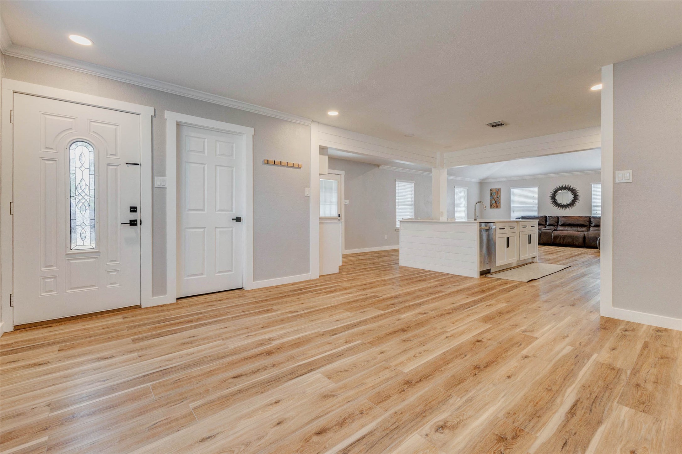 603 Springwood Drive Conroe, TX 77385 - Photo 4 of 39