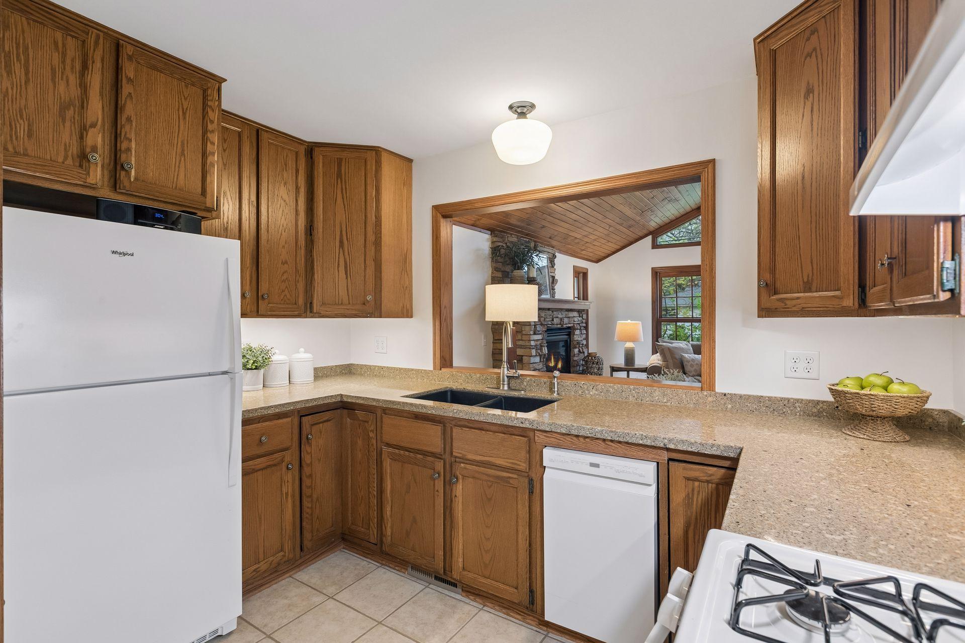 3100 Noble Avenue North Golden Valley, MN 55422 - Photo 8 of 40