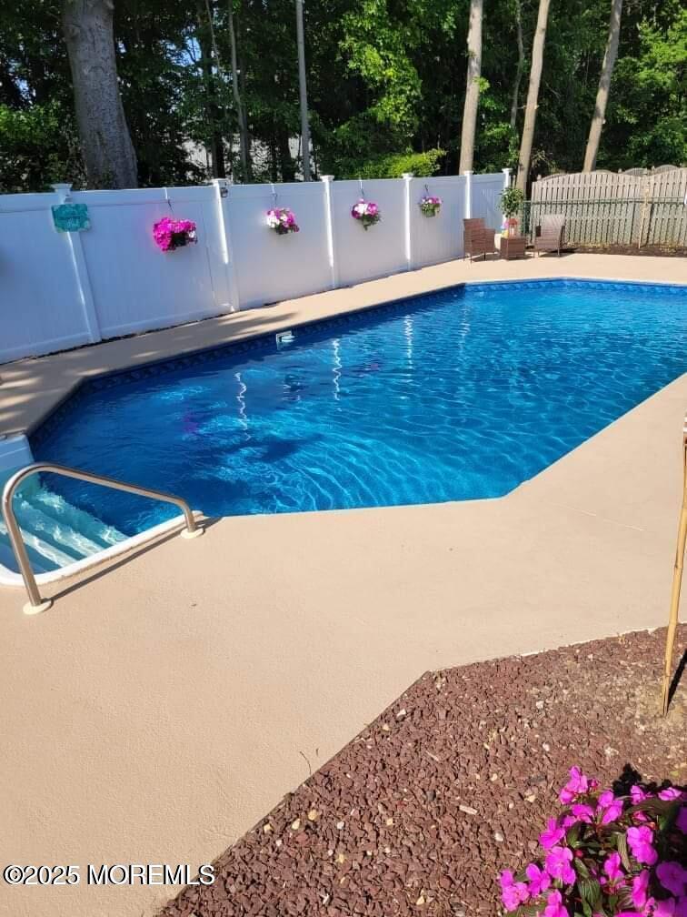 34 Hemlock Street Hazlet, NJ 07730 - Photo 27 of 30 a view of outdoor space with tub