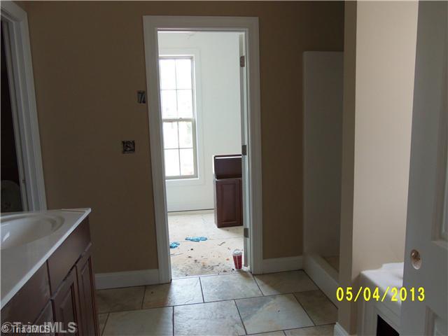280 Raspberry Ridge Drive Clemmons, NC 27012 - Photo 9 of 14 Master Bath/Spa.