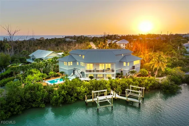 $3,995,000 | 6401 Pine Avenue, Sanibel, FL 33957
