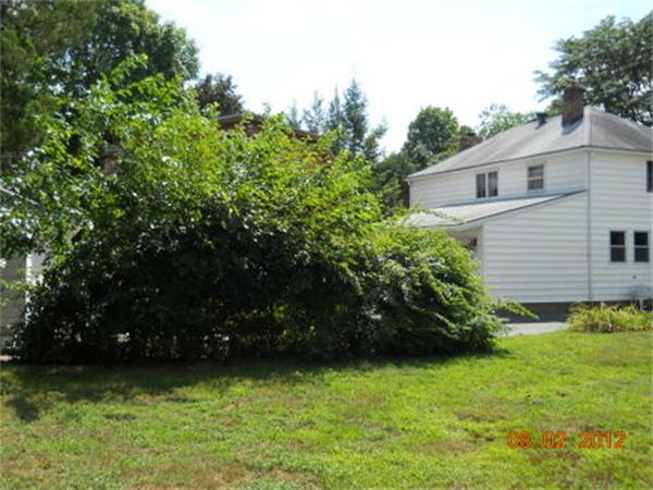 173 Abbott Street Springfield, MA 01118 - Photo 19 of 19 a house with a garden