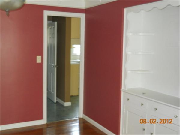 173 Abbott Street Springfield, MA 01118 - Photo 5 of 19