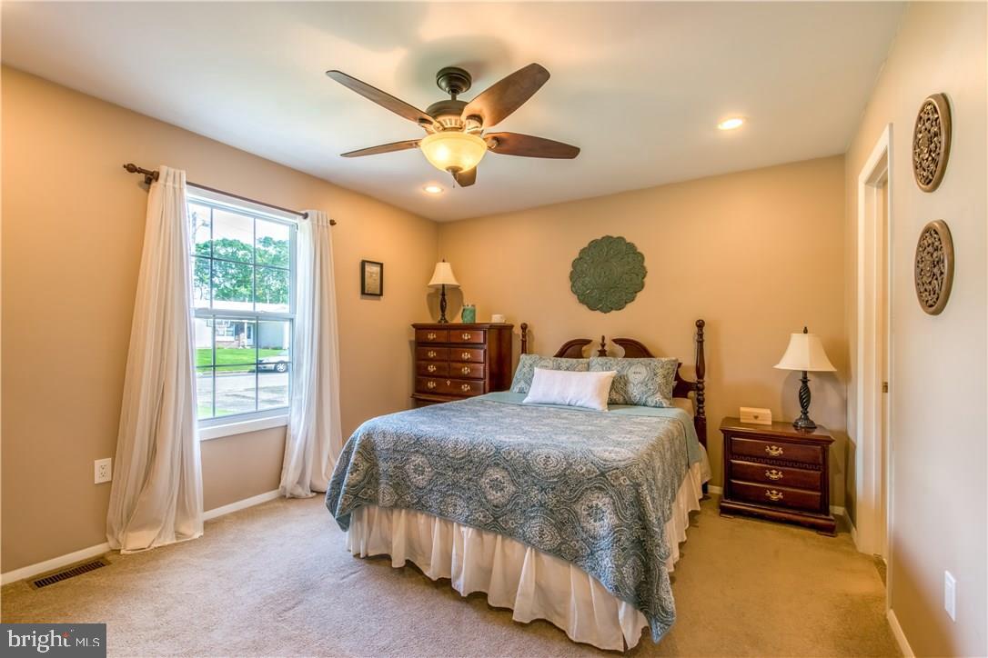 161 Bowsprit Road Manahawkin, NJ 08050 - Photo 15 of 38