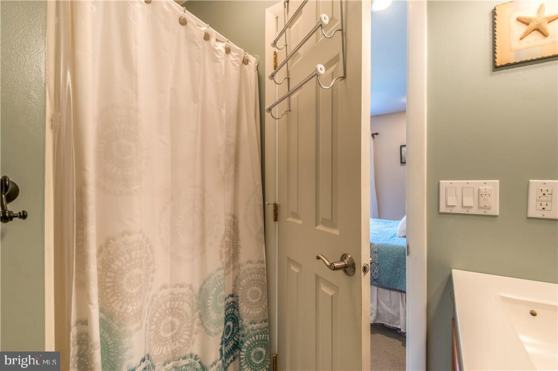 161 Bowsprit Road Manahawkin, NJ 08050 - Photo 19 of 38