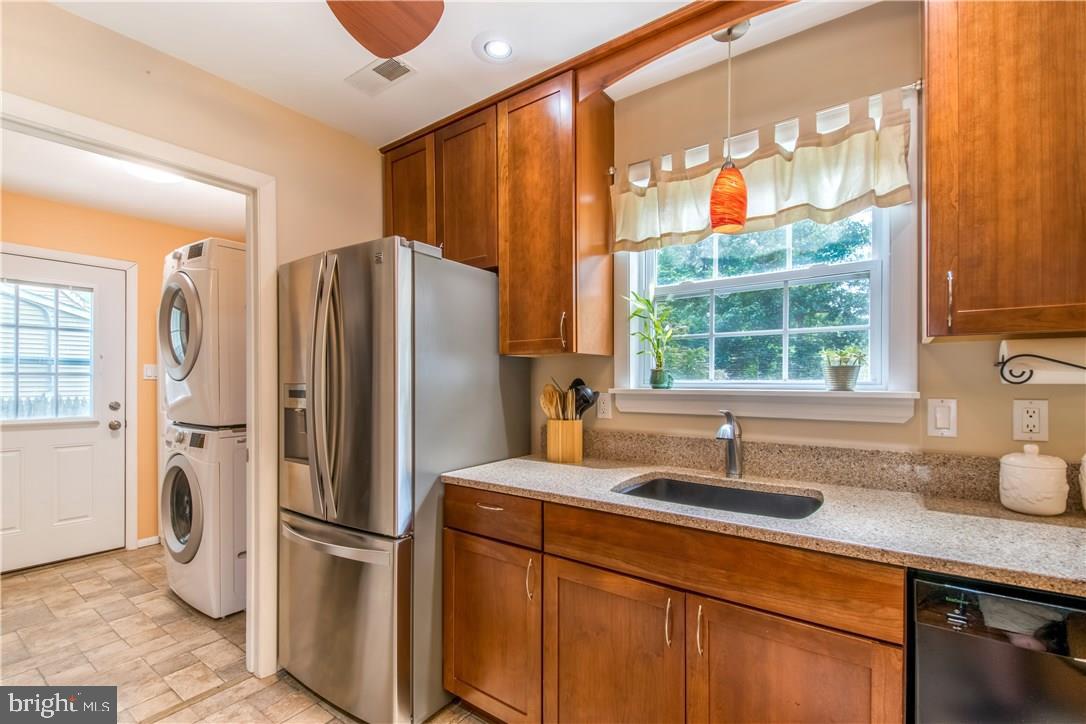161 Bowsprit Road Manahawkin, NJ 08050 - Photo 5 of 38