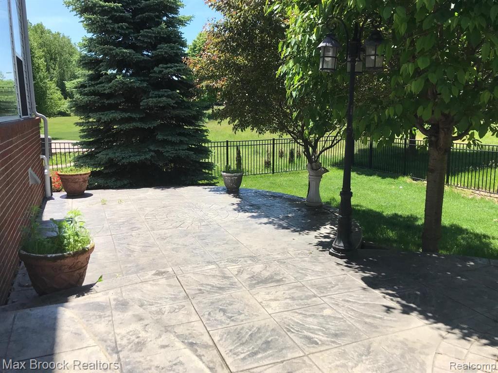 30389 Bradmore Road Warren, MI 48092 - Photo 21 of 22