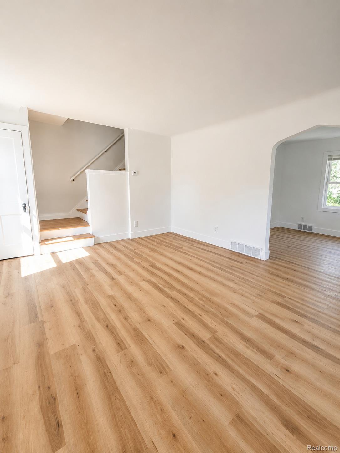 20024 Meyers Road Detroit, MI 48235 - Photo 4 of 16 06.jpg