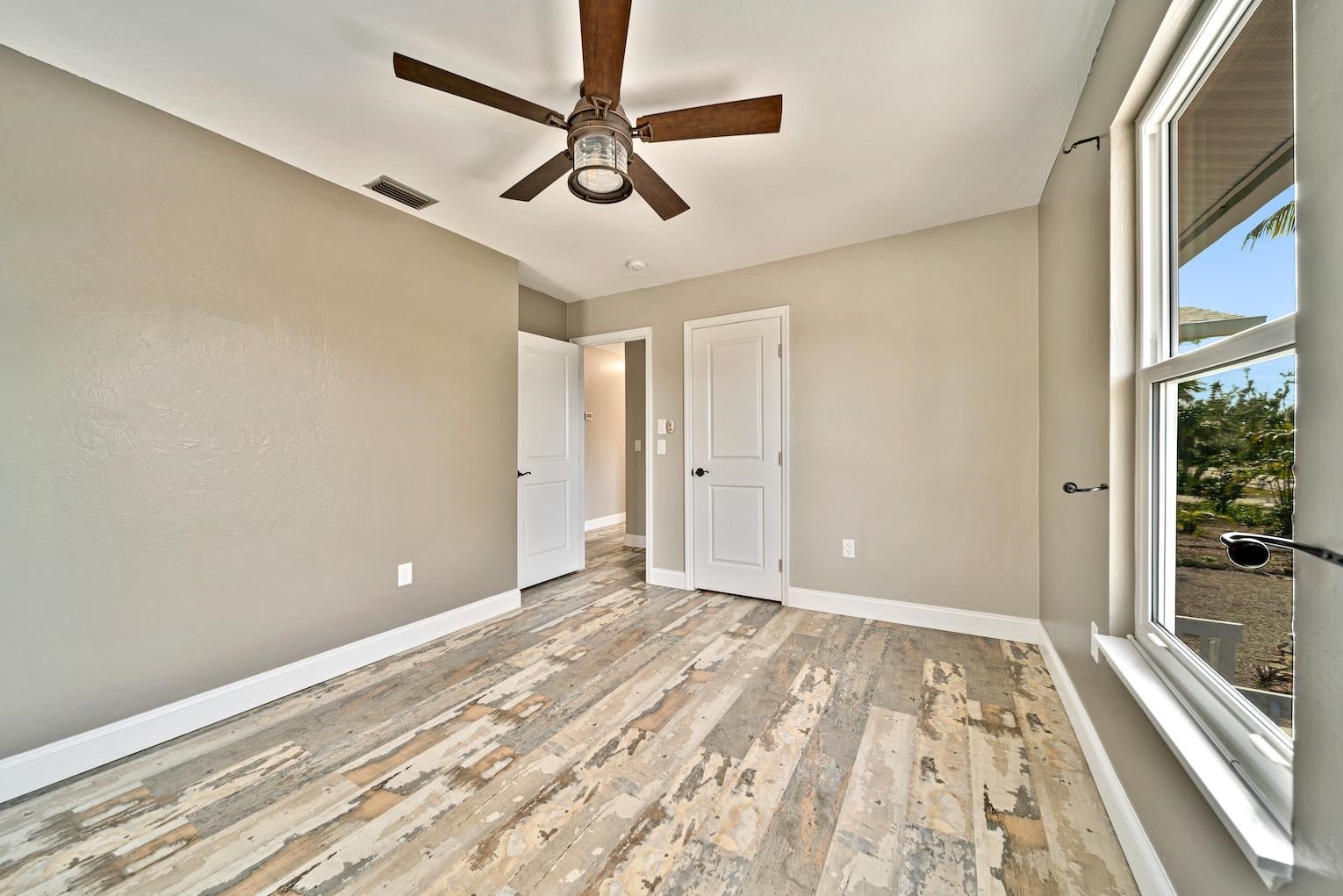 812 Rabbit Road Sanibel, FL 33957 - Photo 17 of 50 Gallery Image 17