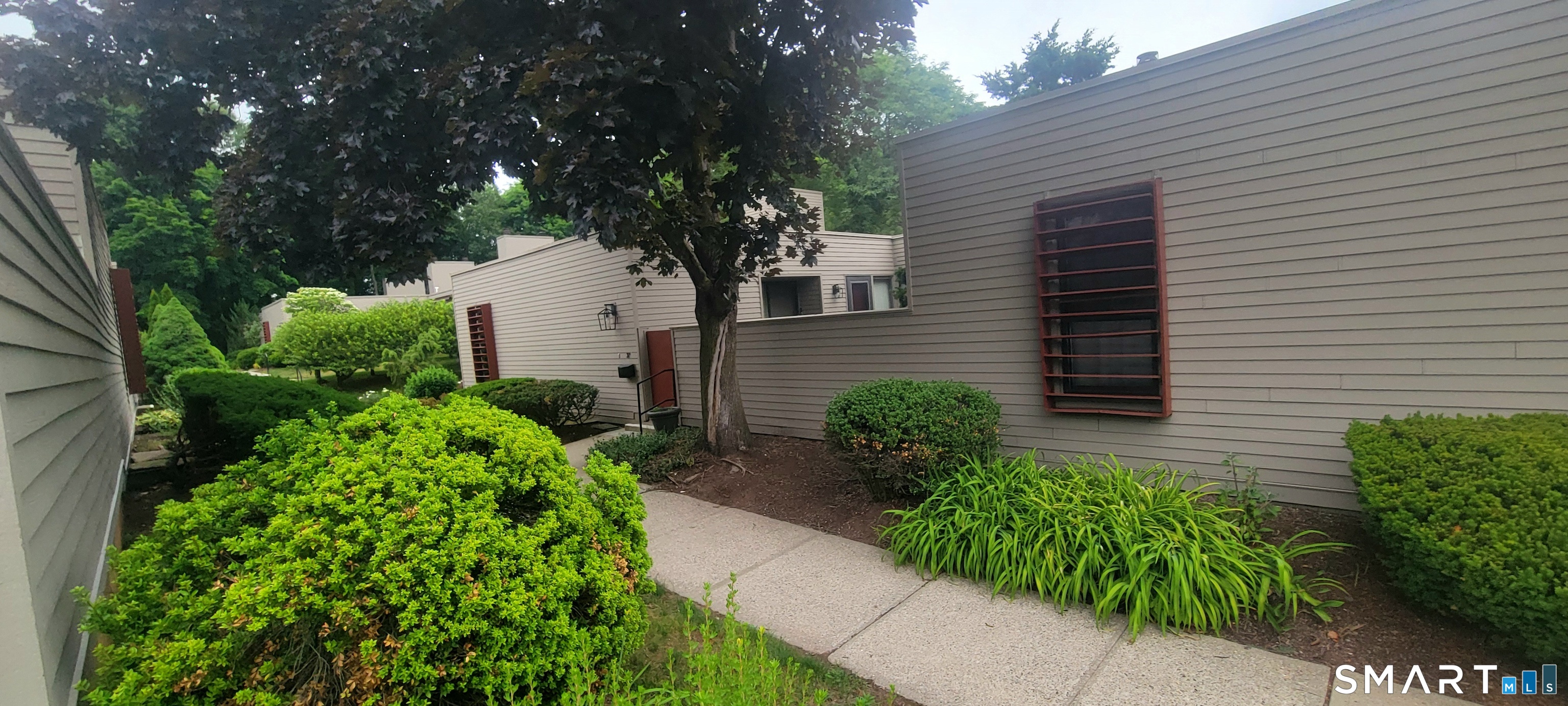 37 Charlton Hill Road, Unit 37 Hamden, CT 06518 - Photo 4 of 17