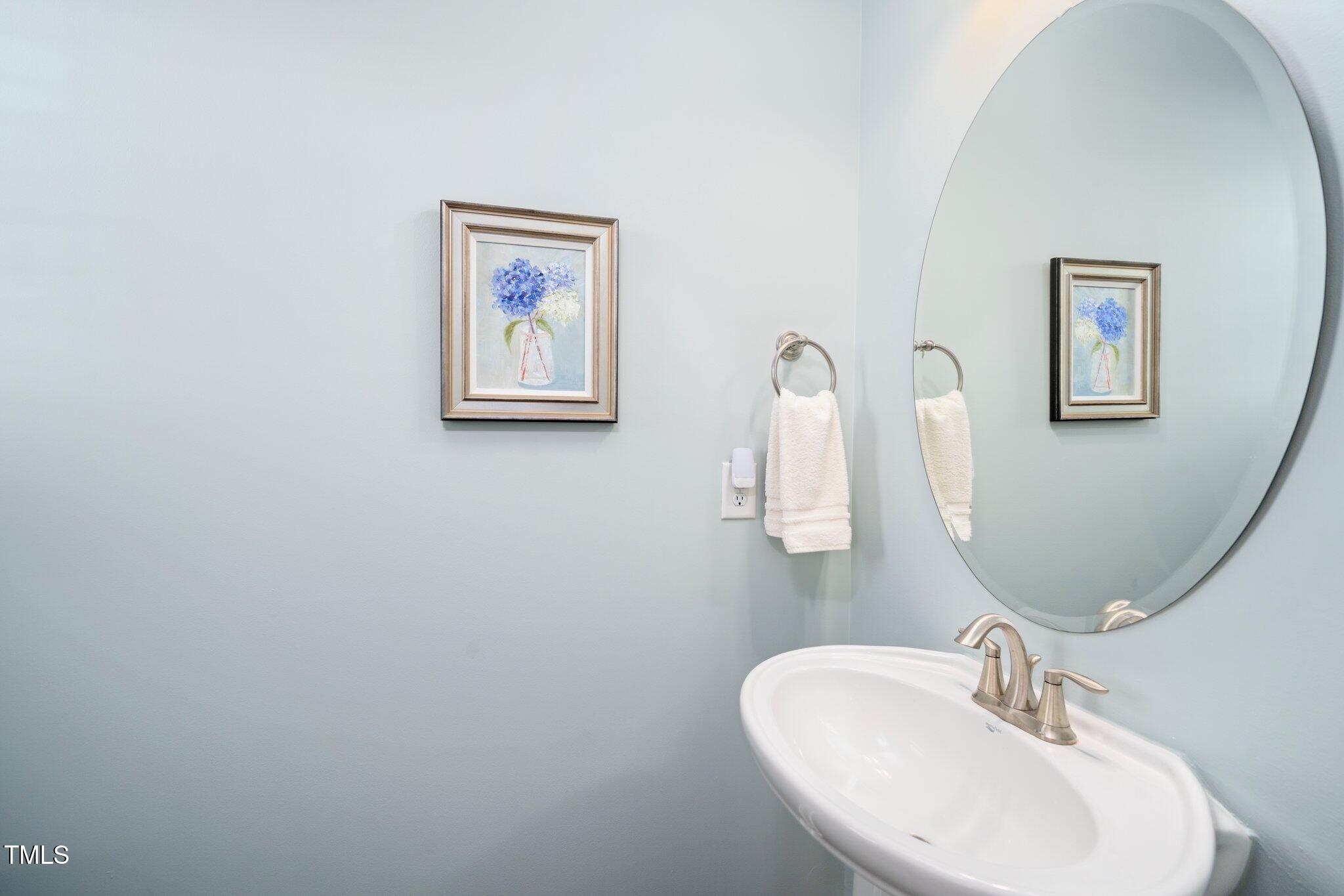 512 Fallon Grove Way Raleigh, NC 27608 - Photo 18 of 34 Powder Room