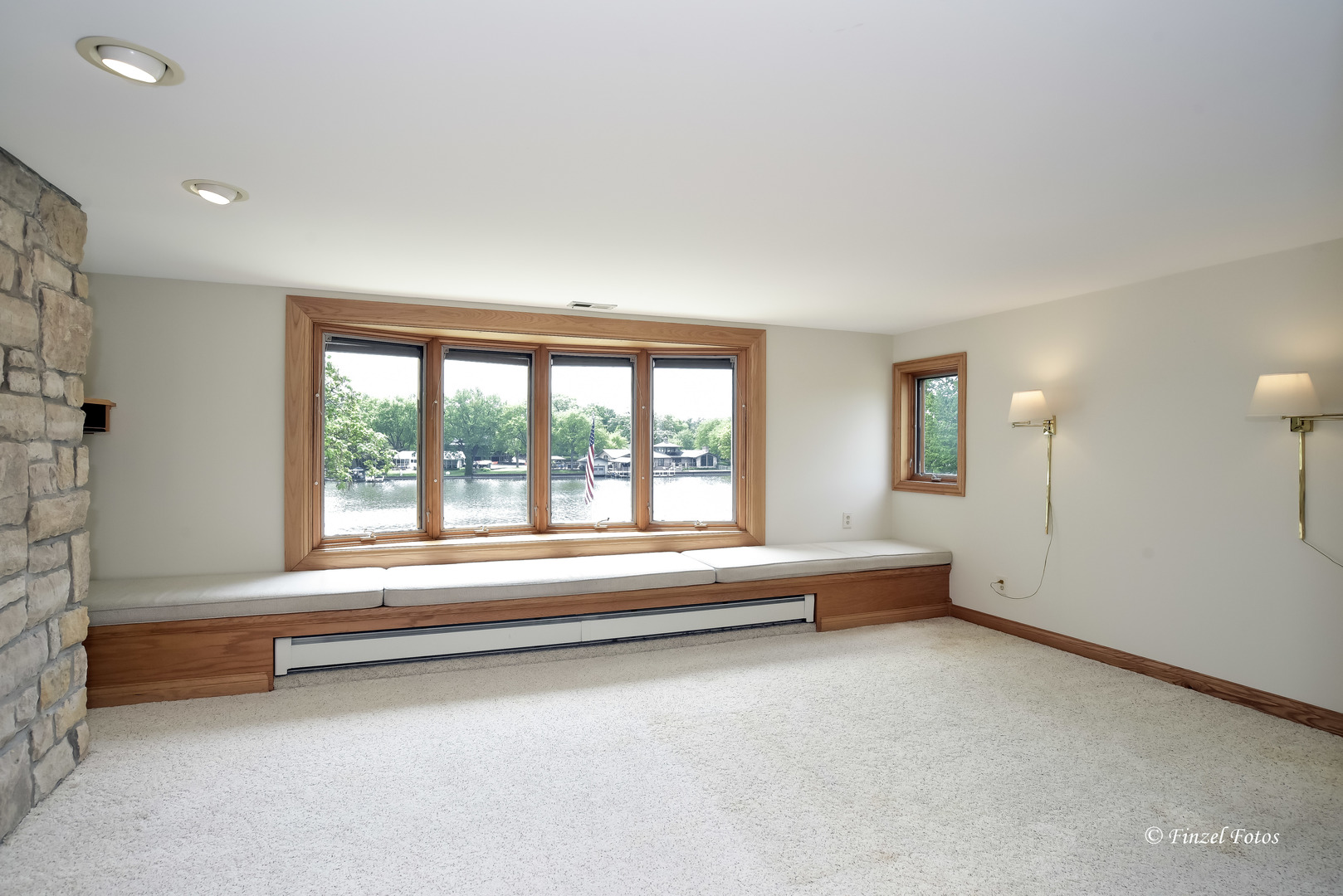 921 North River Road McHenry, IL 60051 - Photo 15 of 31