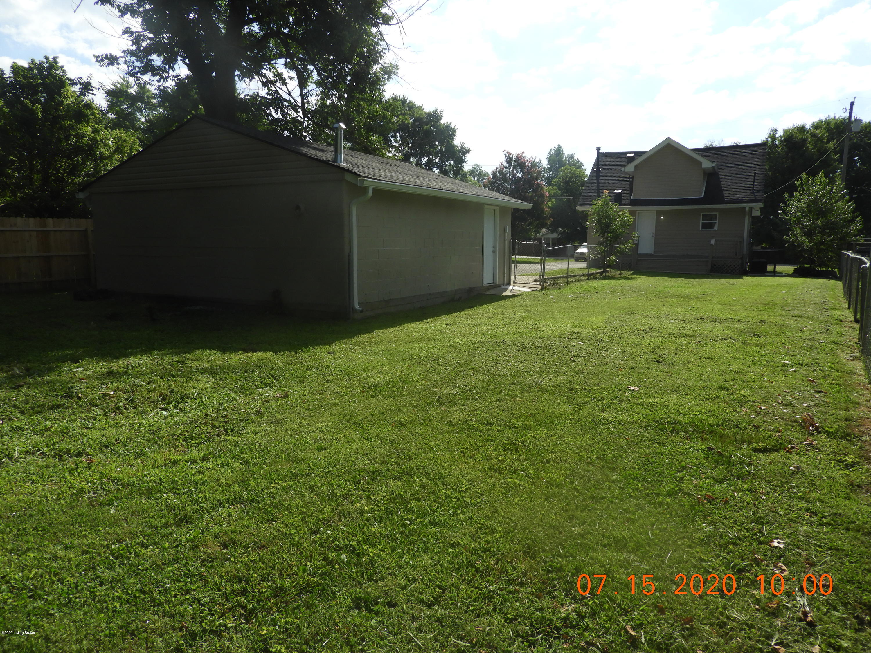 6680 Rutledge Road Louisville, KY 40258 - Photo 8 of 51 DSCN6804