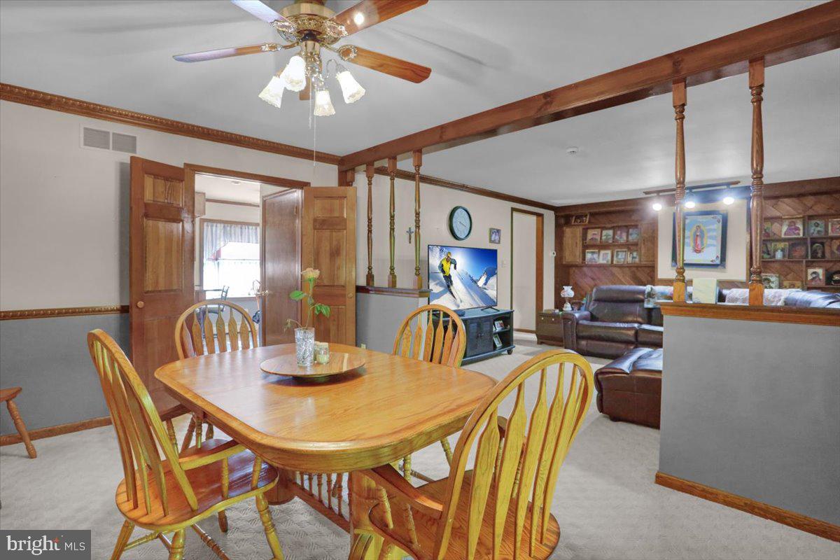90 Preston Road Wernersville, PA 19565 - Photo 34 of 45 a dining room with furniture and window