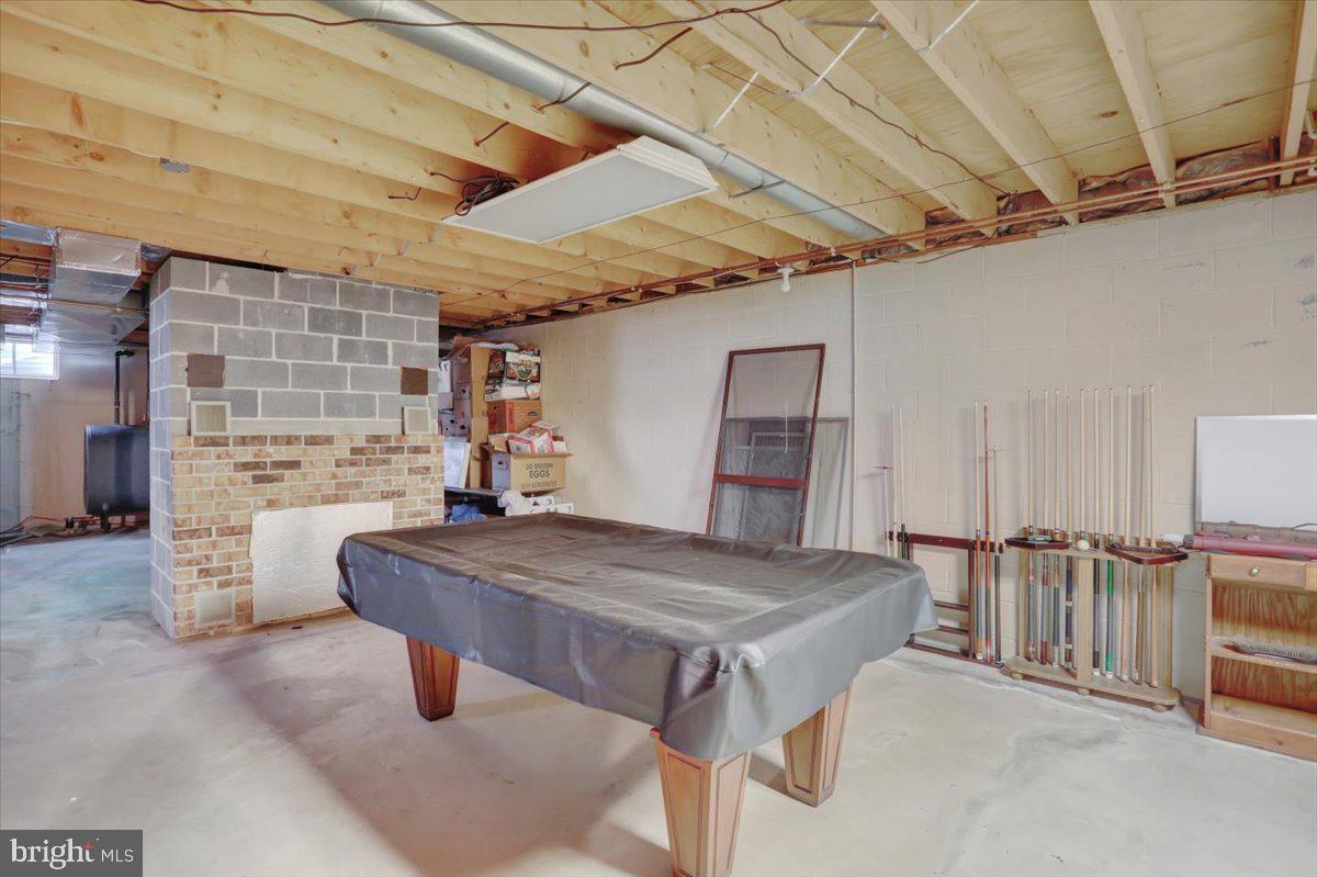 90 Preston Road Wernersville, PA 19565 - Photo 41 of 45 a dining room with furniture