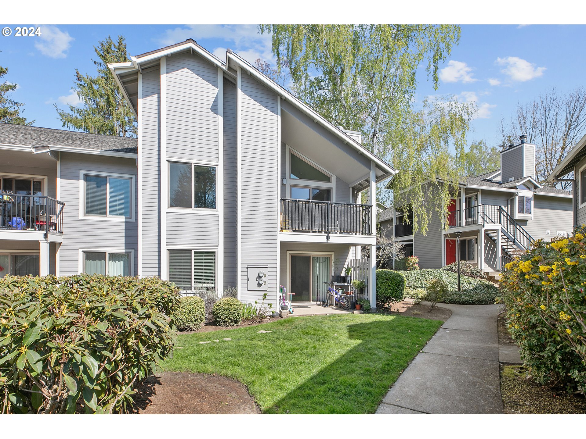 86 Kingsgate Road, Unit 46 Lake Oswego, OR 97035 - Photo 1 of 41 Gallery Image 1