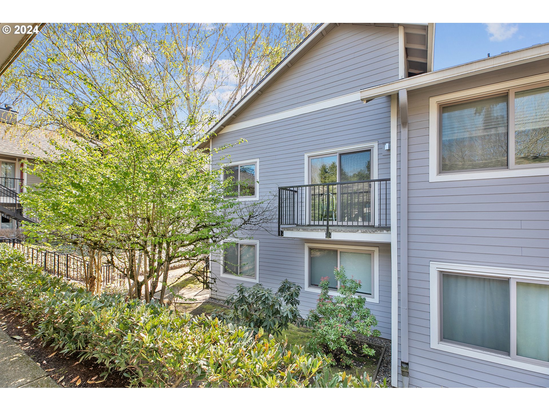 86 Kingsgate Road, Unit 46 Lake Oswego, OR 97035 - Photo 3 of 41 Gallery Image 3