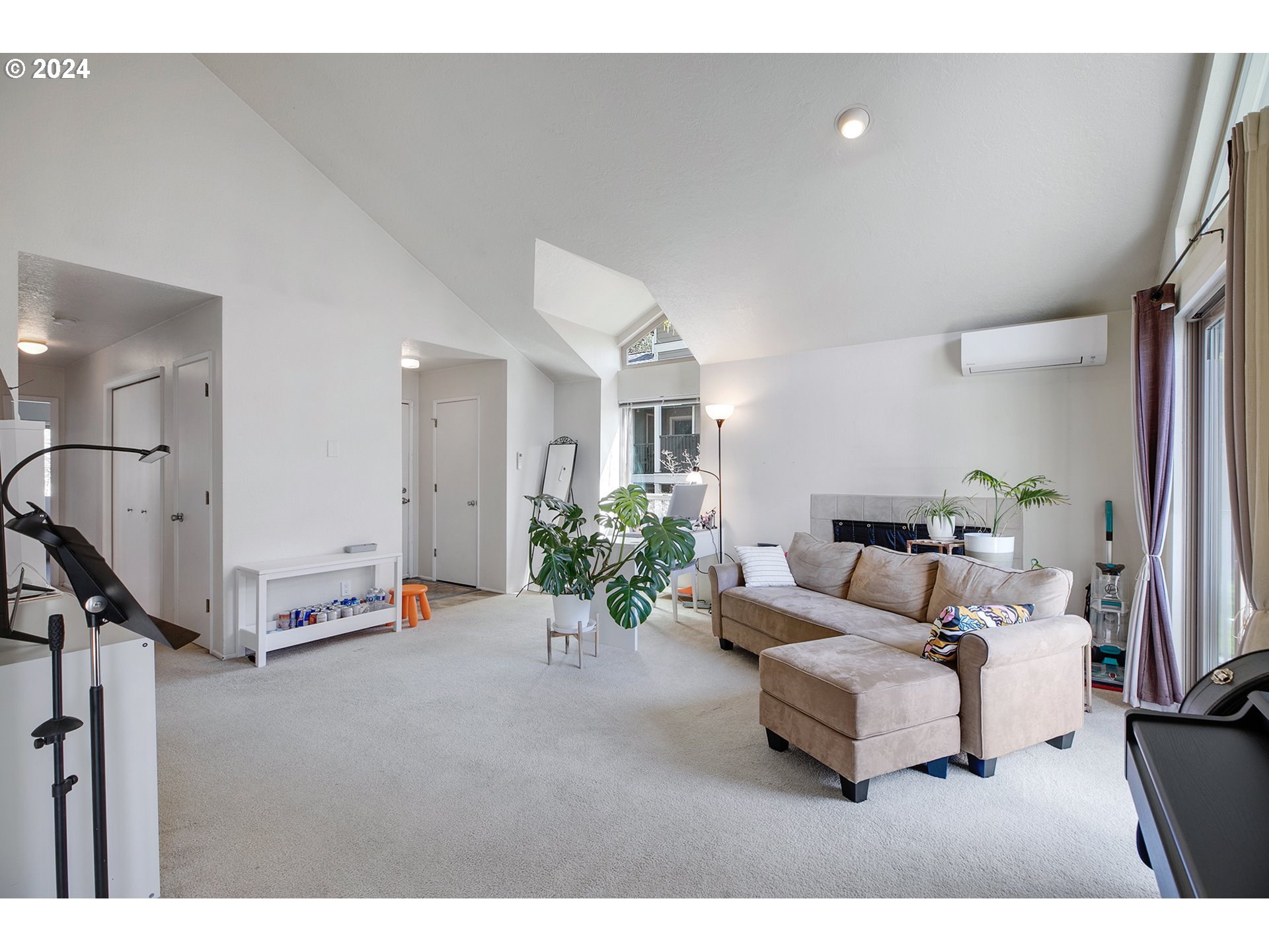 86 Kingsgate Road, Unit 46 Lake Oswego, OR 97035 - Photo 8 of 41 Gallery Image 8