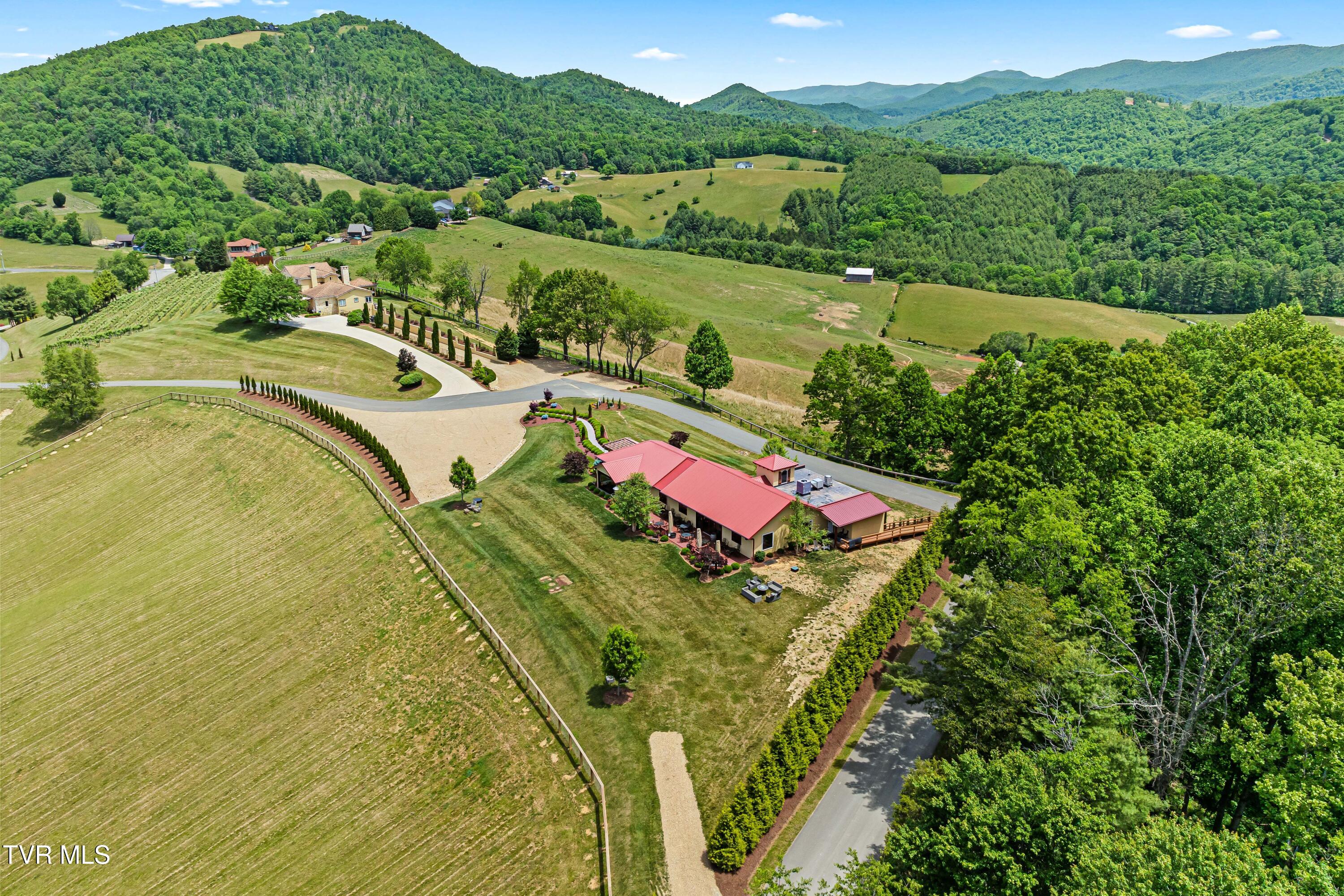 1877 Dry Hill Road Butler, TN 37640 - Photo 86 of 106 78