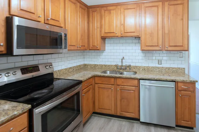 $2,300 | 9356 Charbar Circle, Chattanooga, TN 37421