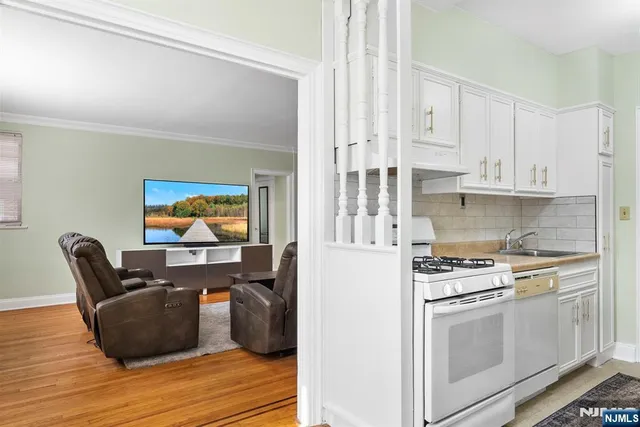 $325,000 | 100 East Palisade Avenue, Unit B22, Englewood, NJ 07631