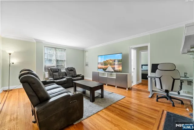 $325,000 | 100 East Palisade Avenue, Unit B22, Englewood, NJ 07631