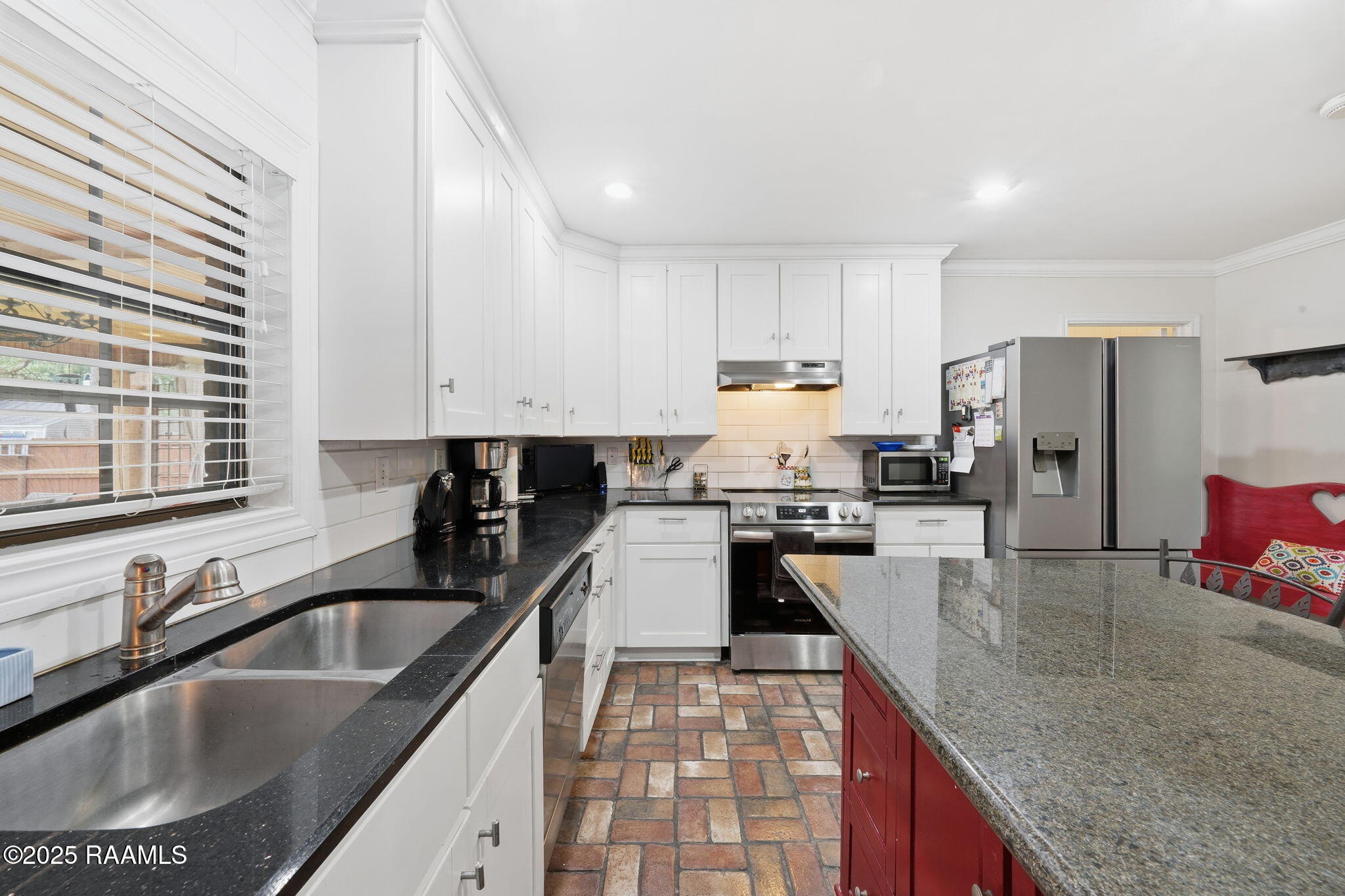 705 South Beau Pre Road Lafayette, LA 70508 - Photo 12 of 25 Kitchen