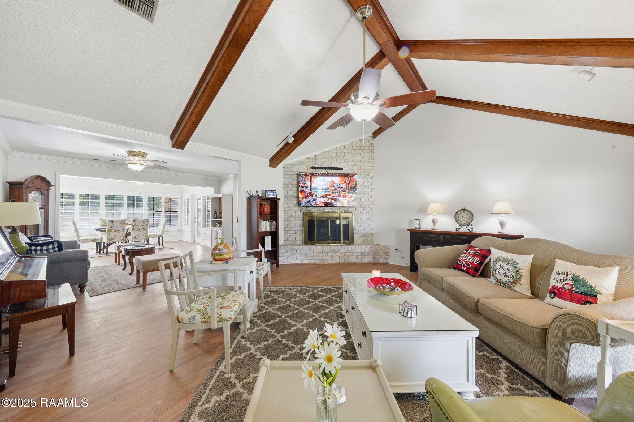 705 South Beau Pre Road Lafayette, LA 70508 - Photo 4 of 25 Living