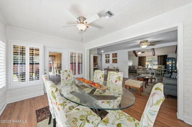 $389,000 | 705 South Beau Pre Road, Lafayette, LA 70508