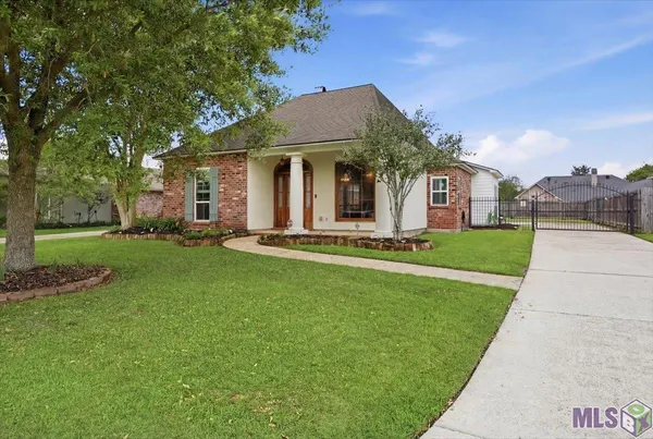 $365,000 | 36498 Manchac Crossing Avenue, Prairieville, LA 70769