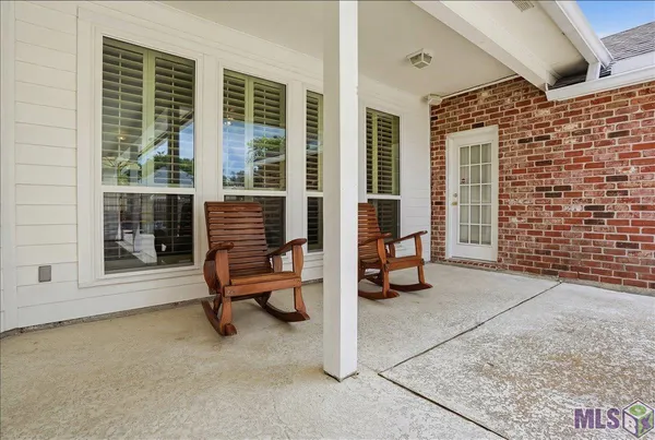 $365,000 | 36498 Manchac Crossing Avenue, Prairieville, LA 70769