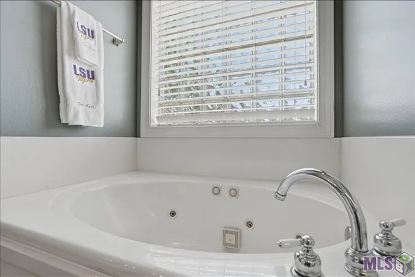 $365,000 | 36498 Manchac Crossing Avenue, Prairieville, LA 70769
