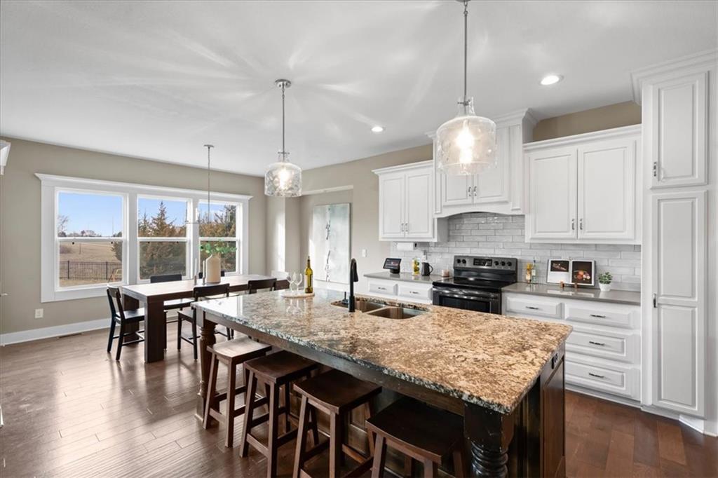 11124 South Barth Road Olathe, KS 66061 - Photo 11 of 35