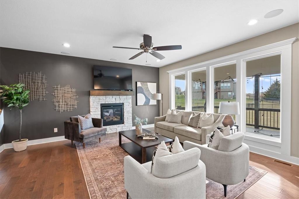 11124 South Barth Road Olathe, KS 66061 - Photo 8 of 35