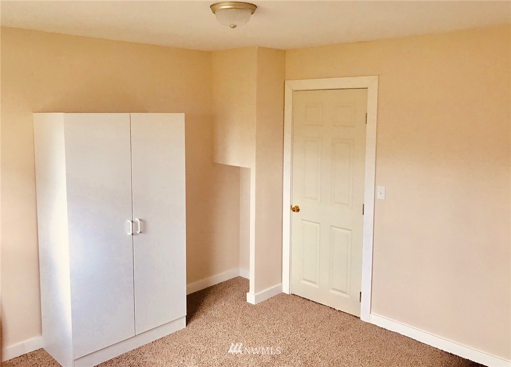 1055 Chestnut Street Bremerton, WA 98310 - Photo 5 of 6 Gallery Image 5