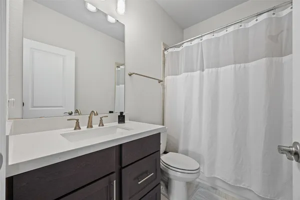 $3,850 | 904 Azul Lagoon Drive, Unit 11, Leander, TX 78641